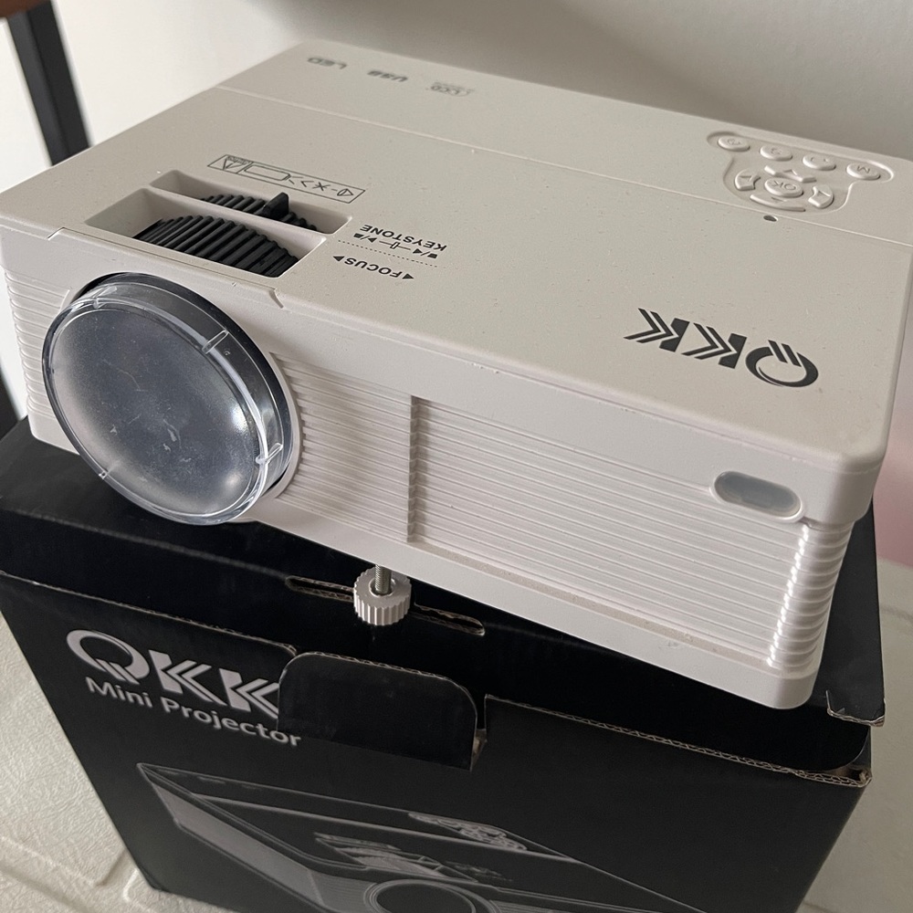 QKK Mini QK02 Projector